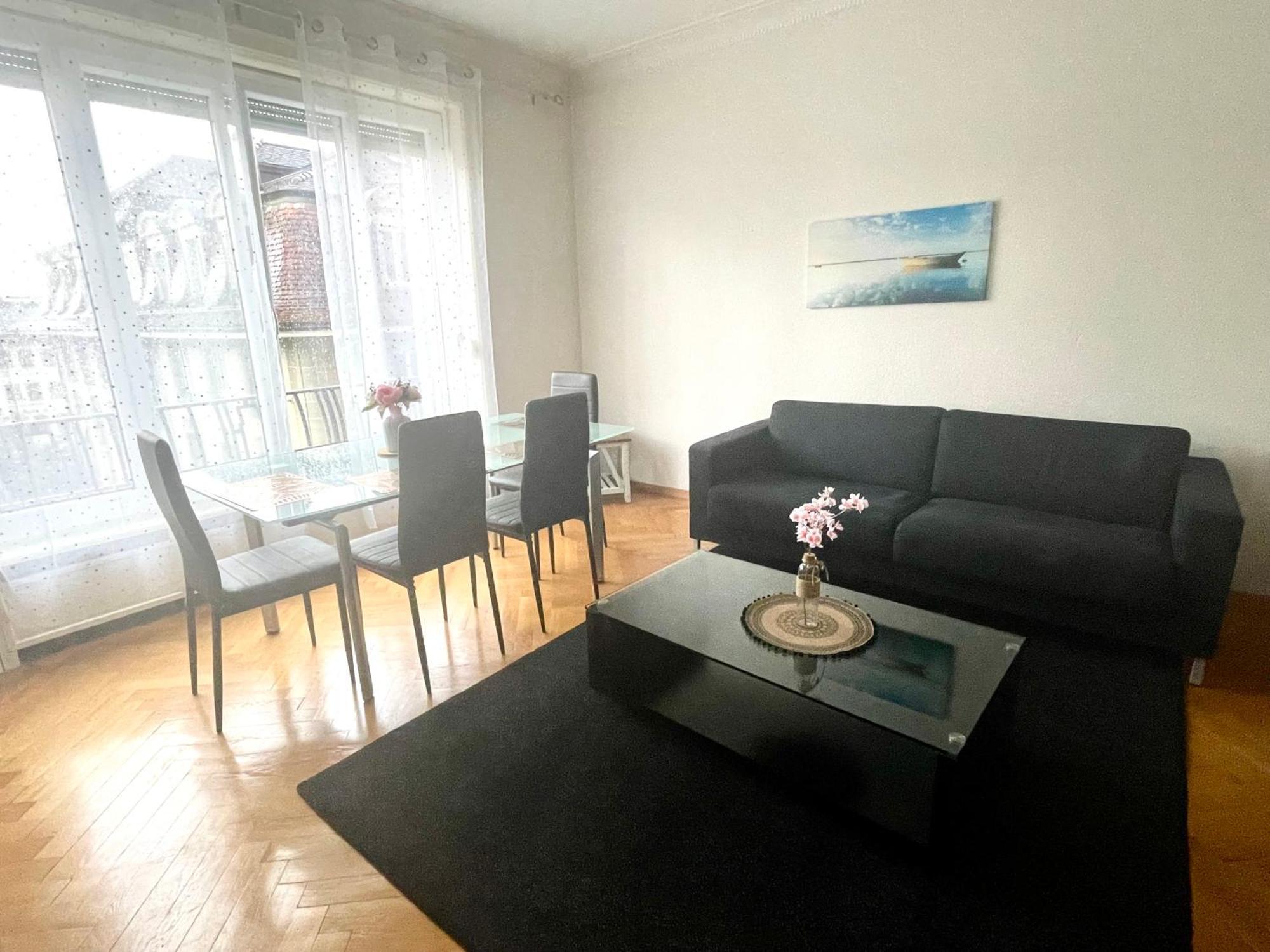6 Minutes Walking From The Train Station 2 Apartamento